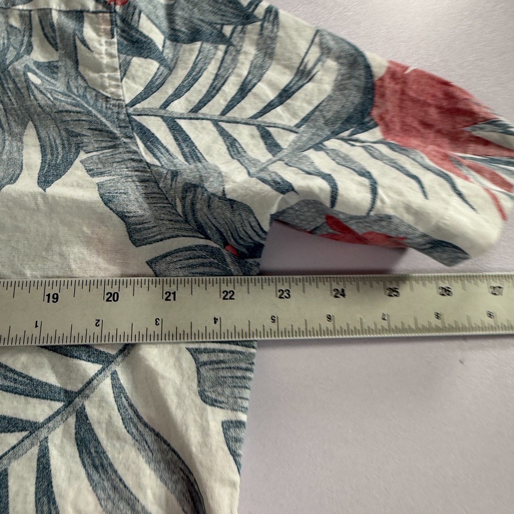Travis Mathew Shirt Mens Large White Button Up Golf Hawaiian Floral Casual - Picture 6 of 8